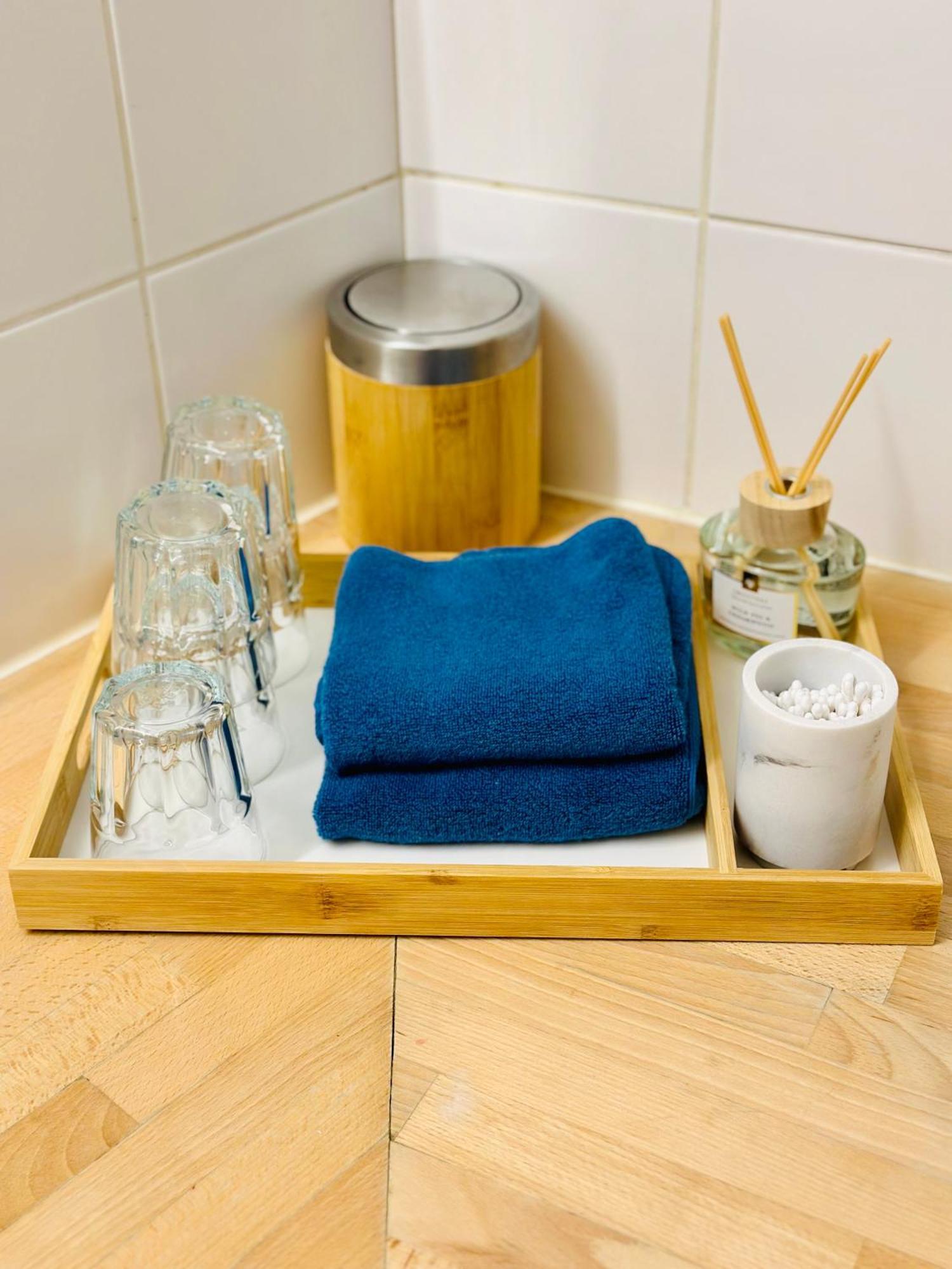 Down Town Oasis-Spacious Loft With Private Parking Brussel Bagian luar foto